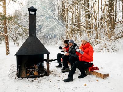 Winterurlaub Familie Aktivitten Lagerfeuer Estland